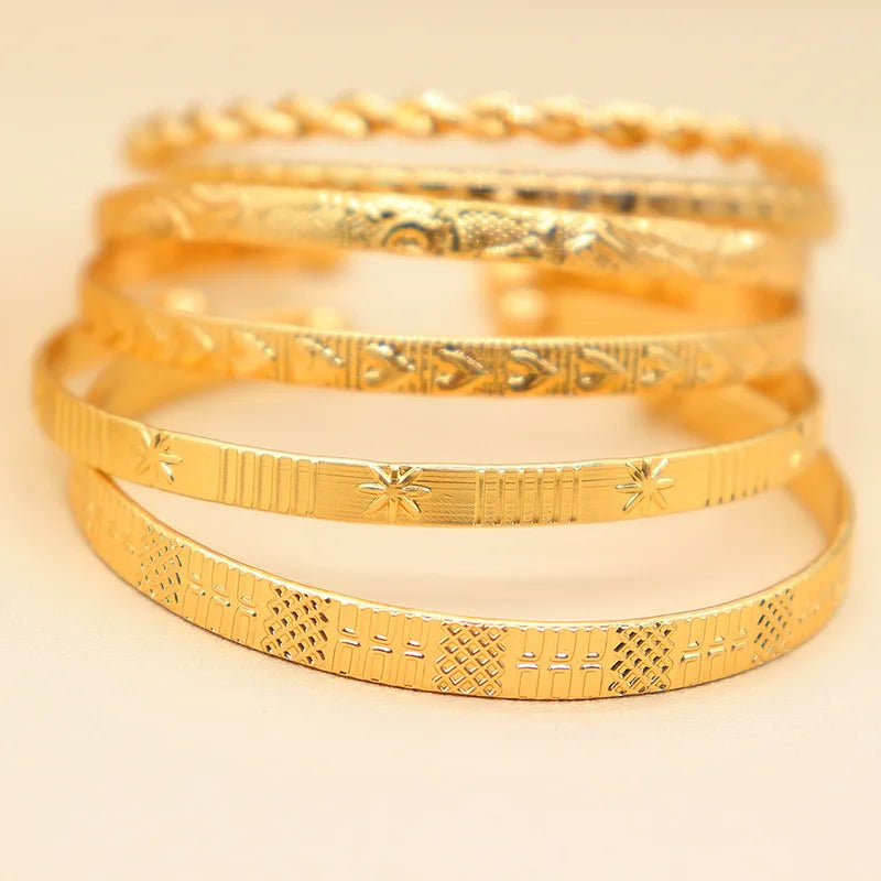 7 Pcs/Set Bohemian Vintage Metal Gold Peach Heart Geometric Carved Flower Open Bracelets Set for Women Fashion Jewelry Gifts