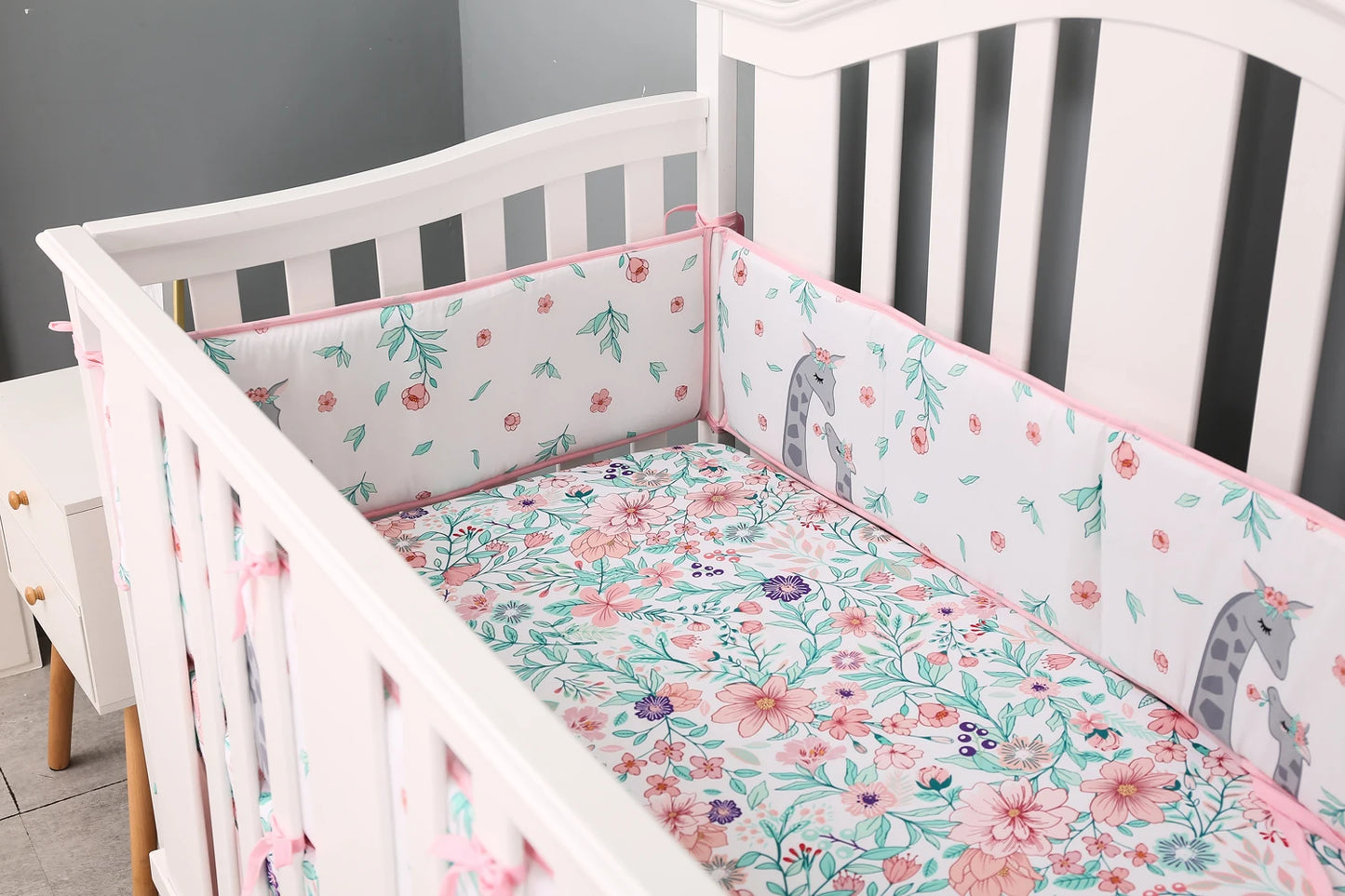 5 pcs Baby Crib Bedding Set for Girls hot sale including quilt, crib sheet, crib skirt,bumpers and pillow case