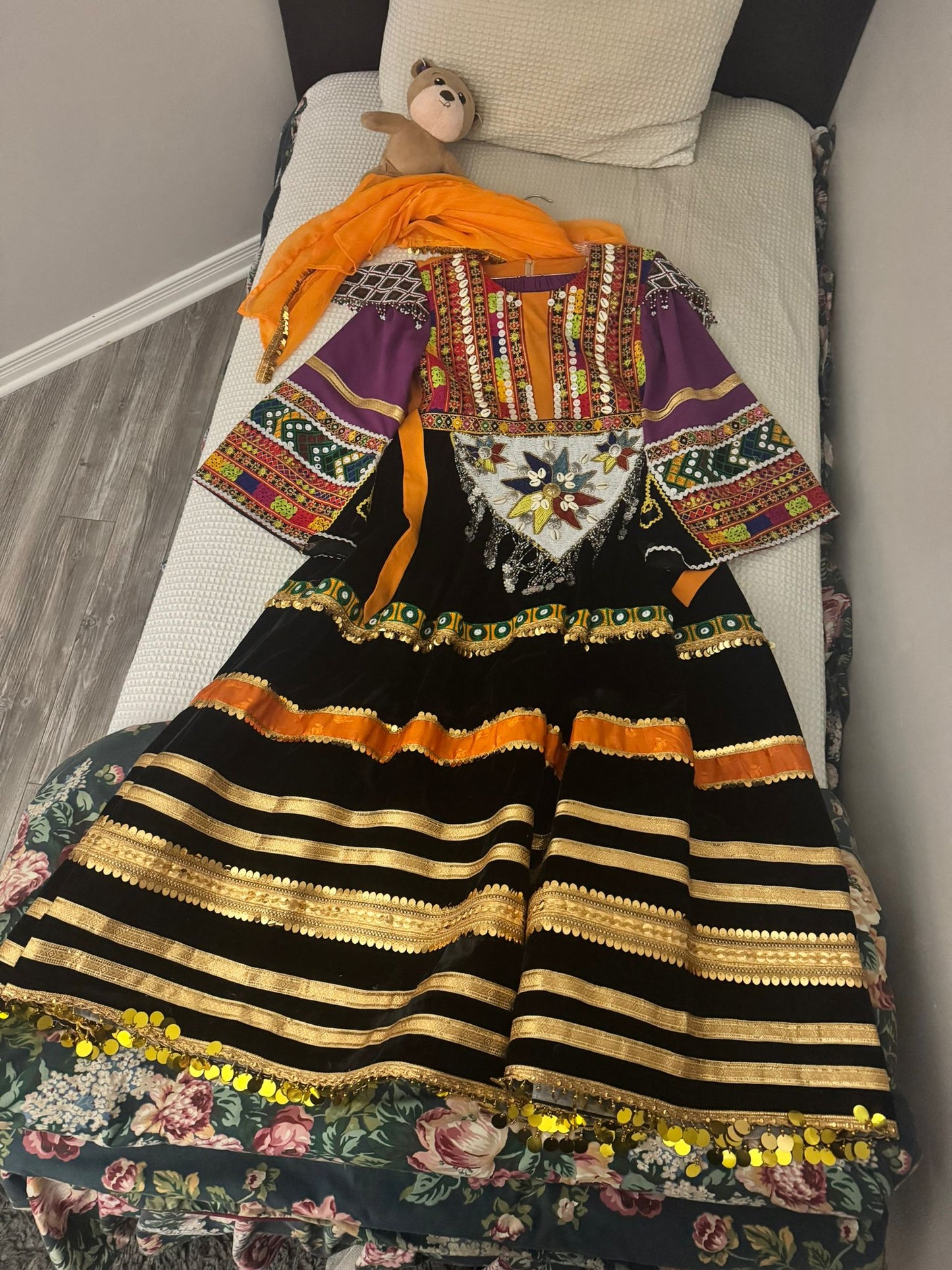afghan women dress
