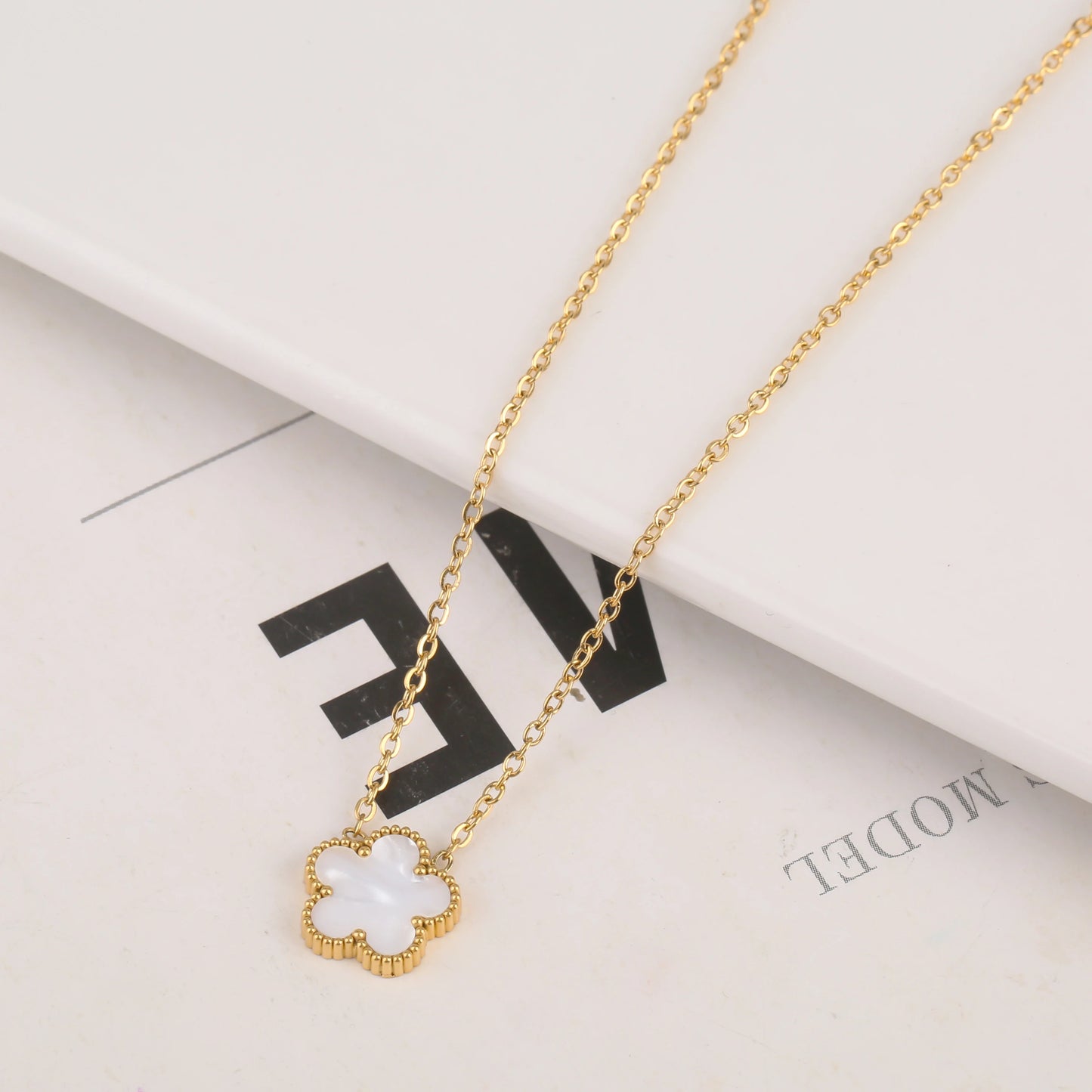 Hot Selling Plant Five Leaf Plum Blossom Stainless Steel Bracelet For Women's Jewelry Waterproof High-Quality Gift Clover