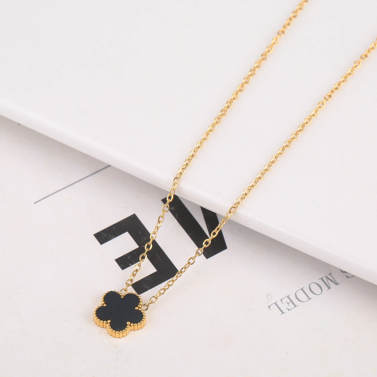 Hot Selling Plant Five Leaf Plum Blossom Stainless Steel Bracelet For Women's Jewelry Waterproof High-Quality Gift Clover