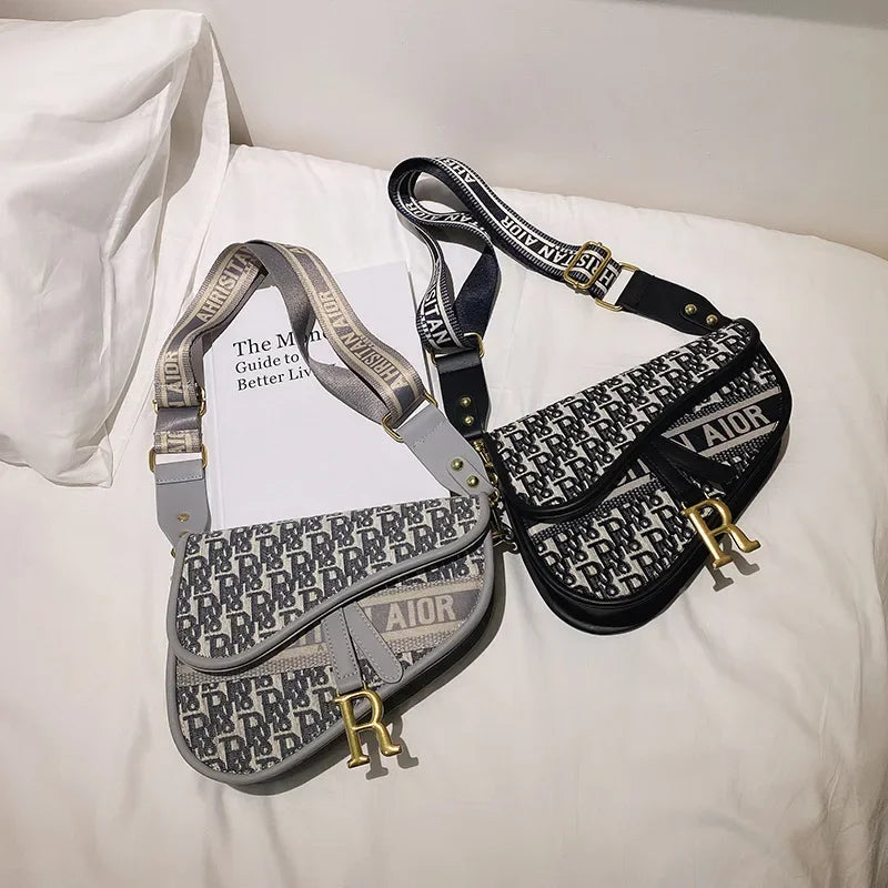 Bag women 2023 new retro women's bag single shoulder hand crossbody small bag fashion foreign underarm saddle bag