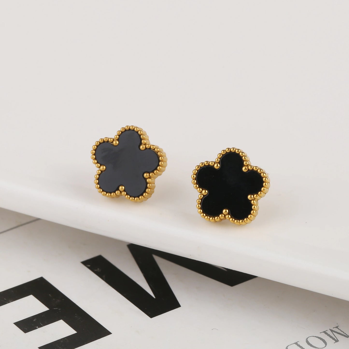 Hot Selling Plant Five Leaf Plum Blossom Stainless Steel Bracelet For Women's Jewelry Waterproof High-Quality Gift Clover