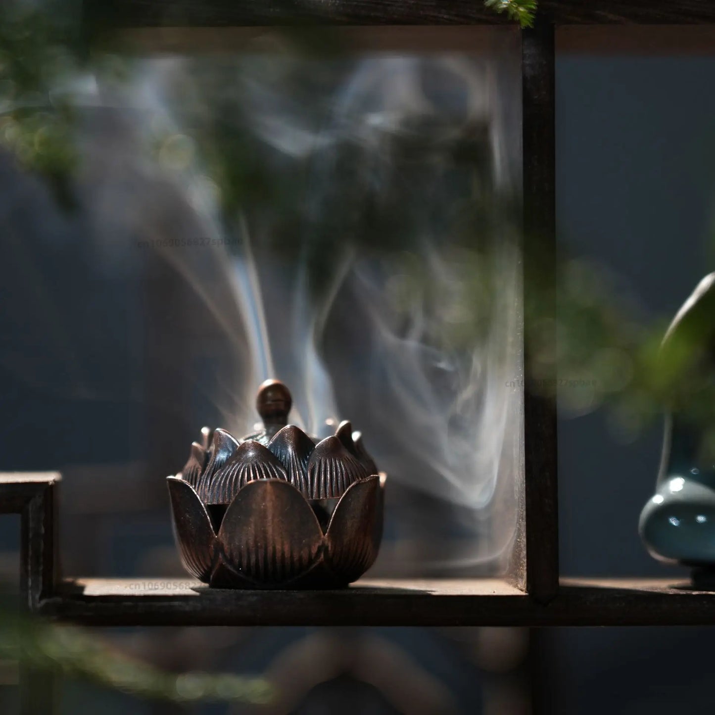 Lotus Incense Burner Buddhism Faucet Incense Stick Holder Mini Sandalwood Censer Craft Home Offering Tea Table Decor Ornament