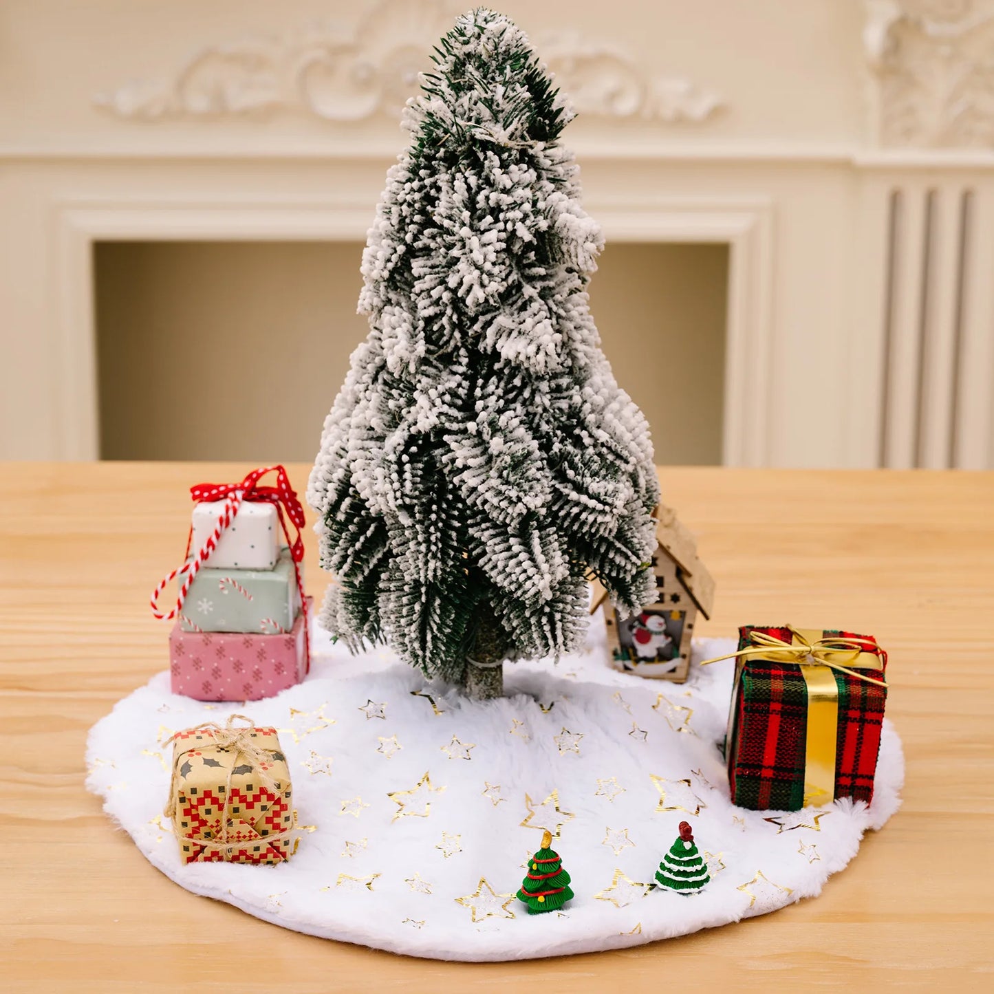 15 inch 38 cm Plush Christmas Tree Skirt White Faux Fur Xmas Trees Sequin Carpet Mat Small Skirts Home Party Decorations