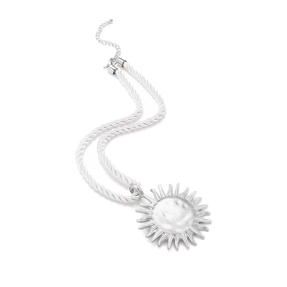 Z Fashion Holiday Alloy Sun Pendant Necklace