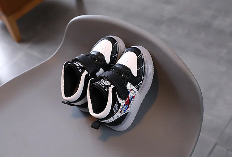 Spiderman LED Light Kids Shoes Boys and Girls Light Kids Light Kids Sports Shoes Mesh Sports Boys and Girls LED Light Shoes