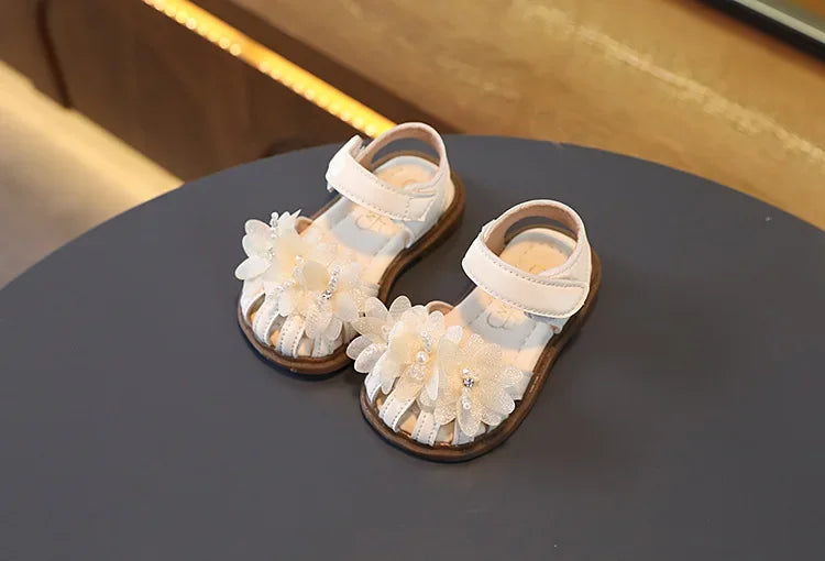 2023 New Fashion Girls Shoes Flowers Versatile Hollow Hook & Loop Children Baby First Walker Shoes PU Simple Non-slip Kids Shoes