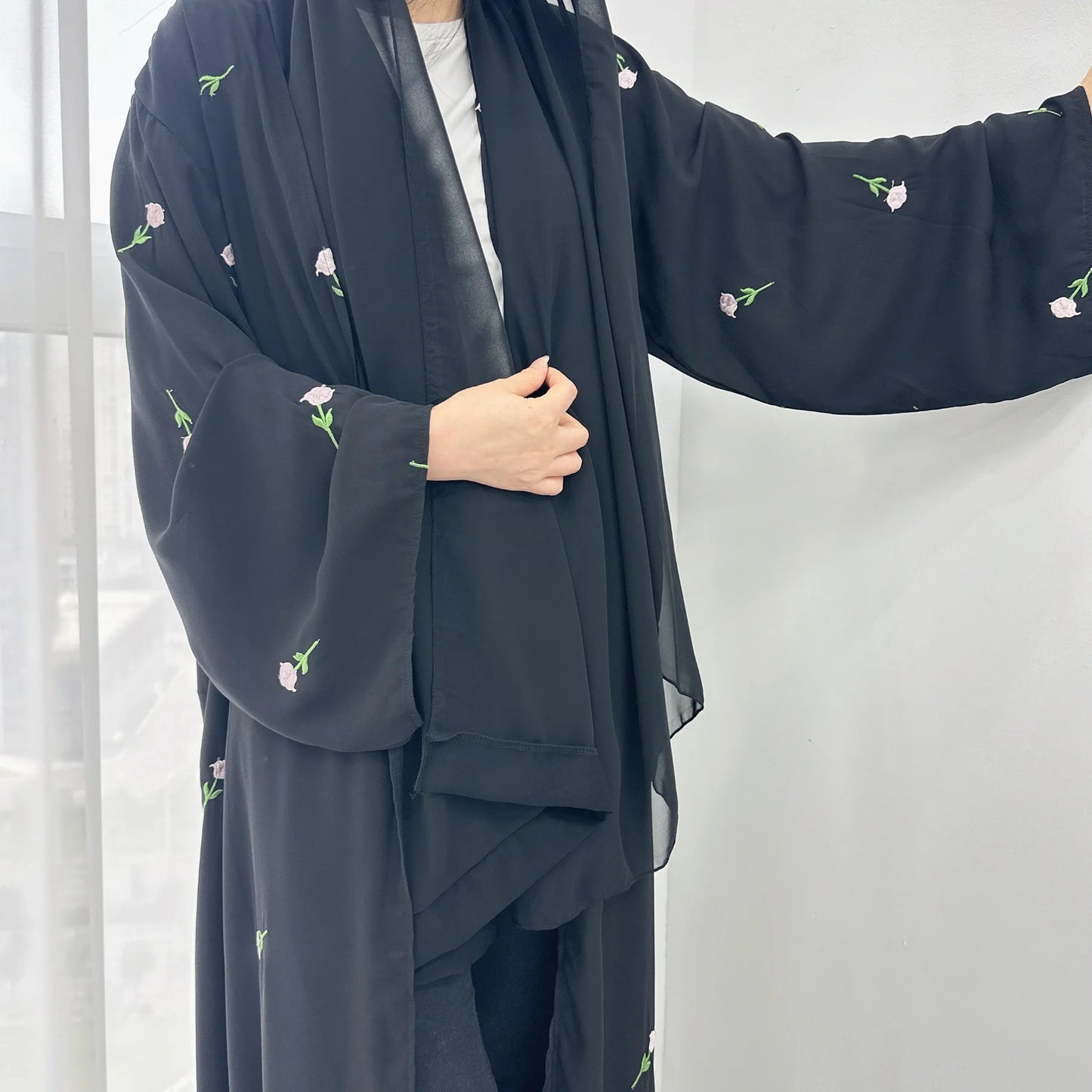 2024 New Black Embroideried Kimono Cardigan Abaya Dubai Luxury Muslim Kaftan Abayas For Women Turkish Islamic Clothing Outfit