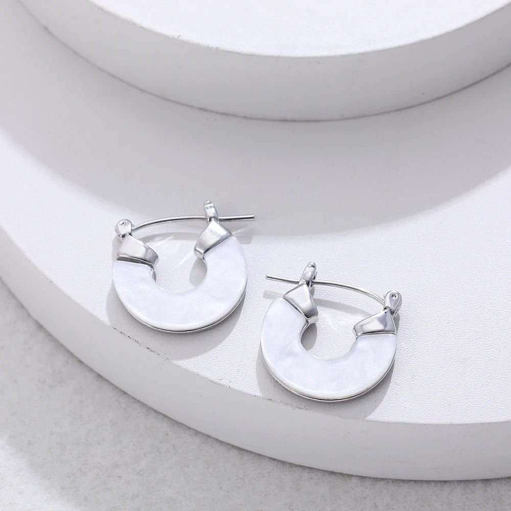 White Shell Stainless Steel Gold Plated Small Hoop Earrings for Women Simple Round Circle Ear Buckle Hoops Elegant Charm Jewelry