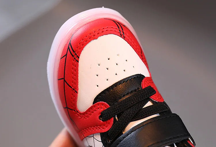 Spiderman LED Light Kids Shoes Boys and Girls Light Kids Light Kids Sports Shoes Mesh Sports Boys and Girls LED Light Shoes