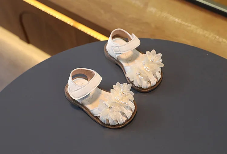 2023 New Fashion Girls Shoes Flowers Versatile Hollow Hook & Loop Children Baby First Walker Shoes PU Simple Non-slip Kids Shoes