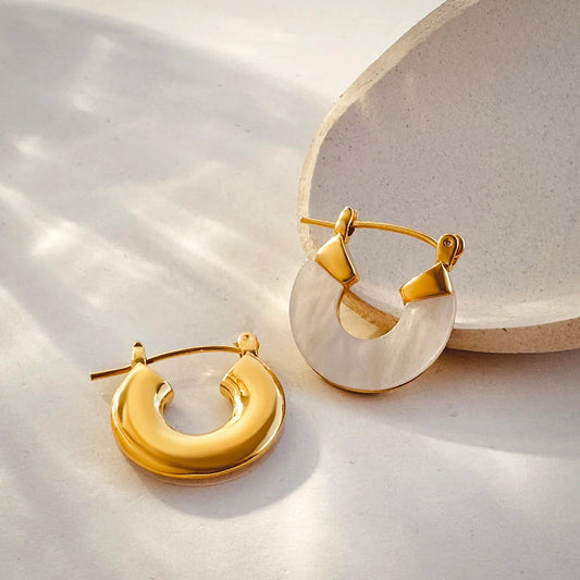 White Shell Stainless Steel Gold Plated Small Hoop Earrings for Women Simple Round Circle Ear Buckle Hoops Elegant Charm Jewelry