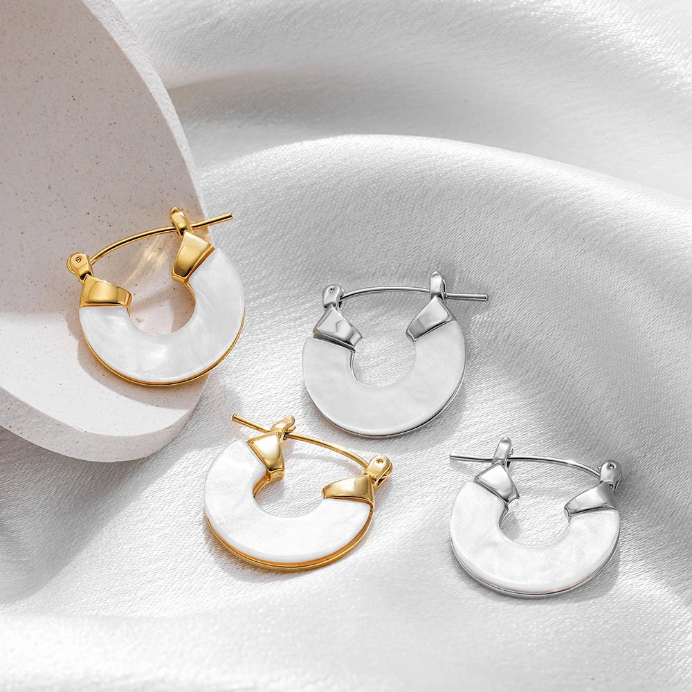 White Shell Stainless Steel Gold Plated Small Hoop Earrings for Women Simple Round Circle Ear Buckle Hoops Elegant Charm Jewelry