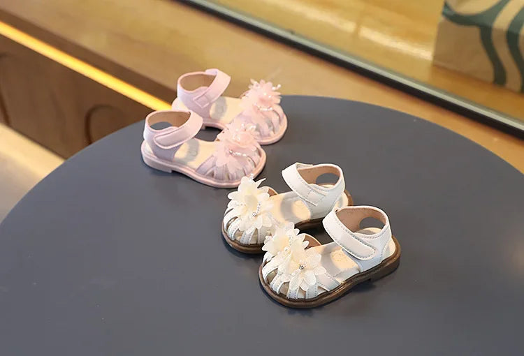 2023 New Fashion Girls Shoes Flowers Versatile Hollow Hook & Loop Children Baby First Walker Shoes PU Simple Non-slip Kids Shoes