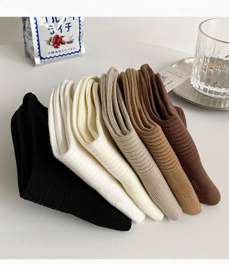 Women Cotton Socks Medium Tubes Knitted Loose Long Soft Crew Casual Sock Breathable Spring Autumn Solid Color Black White Coffee