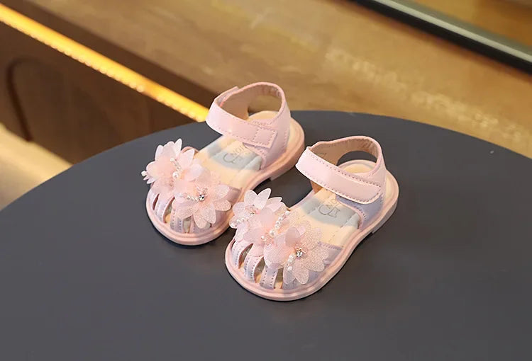 2023 New Fashion Girls Shoes Flowers Versatile Hollow Hook & Loop Children Baby First Walker Shoes PU Simple Non-slip Kids Shoes