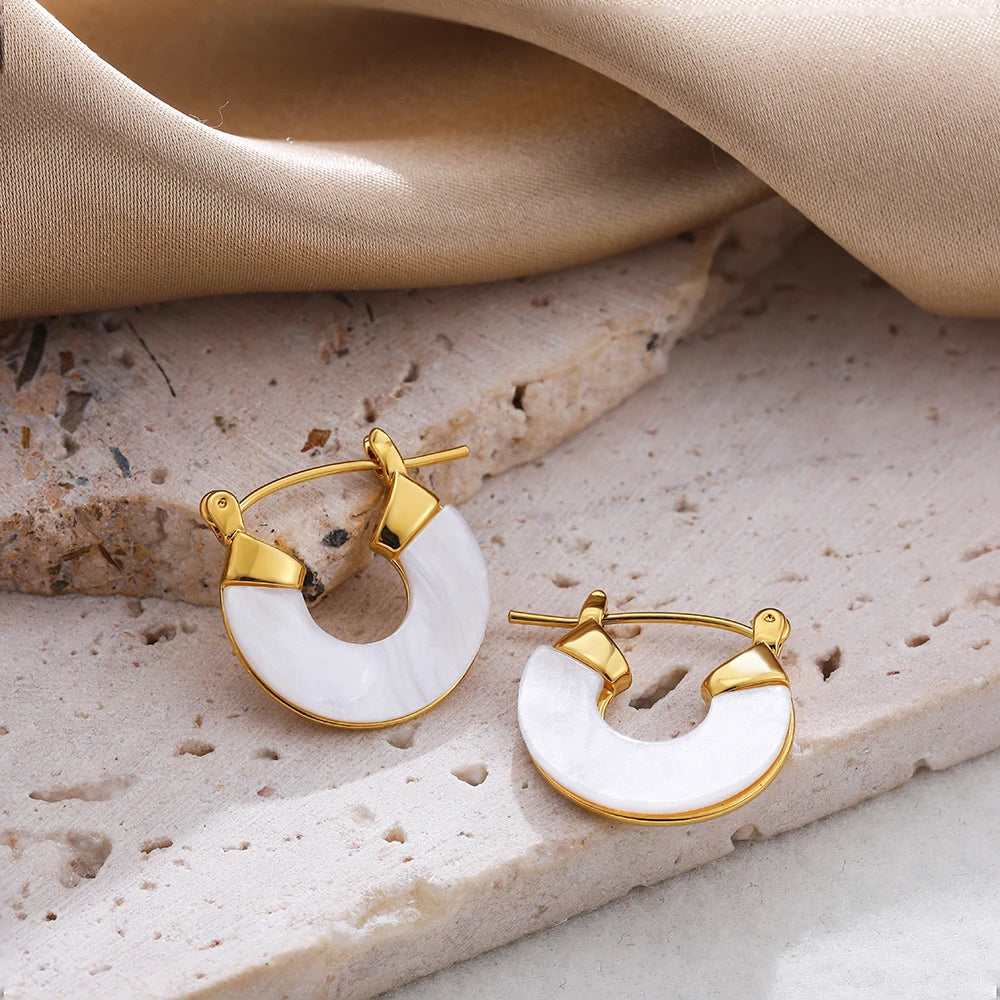 White Shell Stainless Steel Gold Plated Small Hoop Earrings for Women Simple Round Circle Ear Buckle Hoops Elegant Charm Jewelry